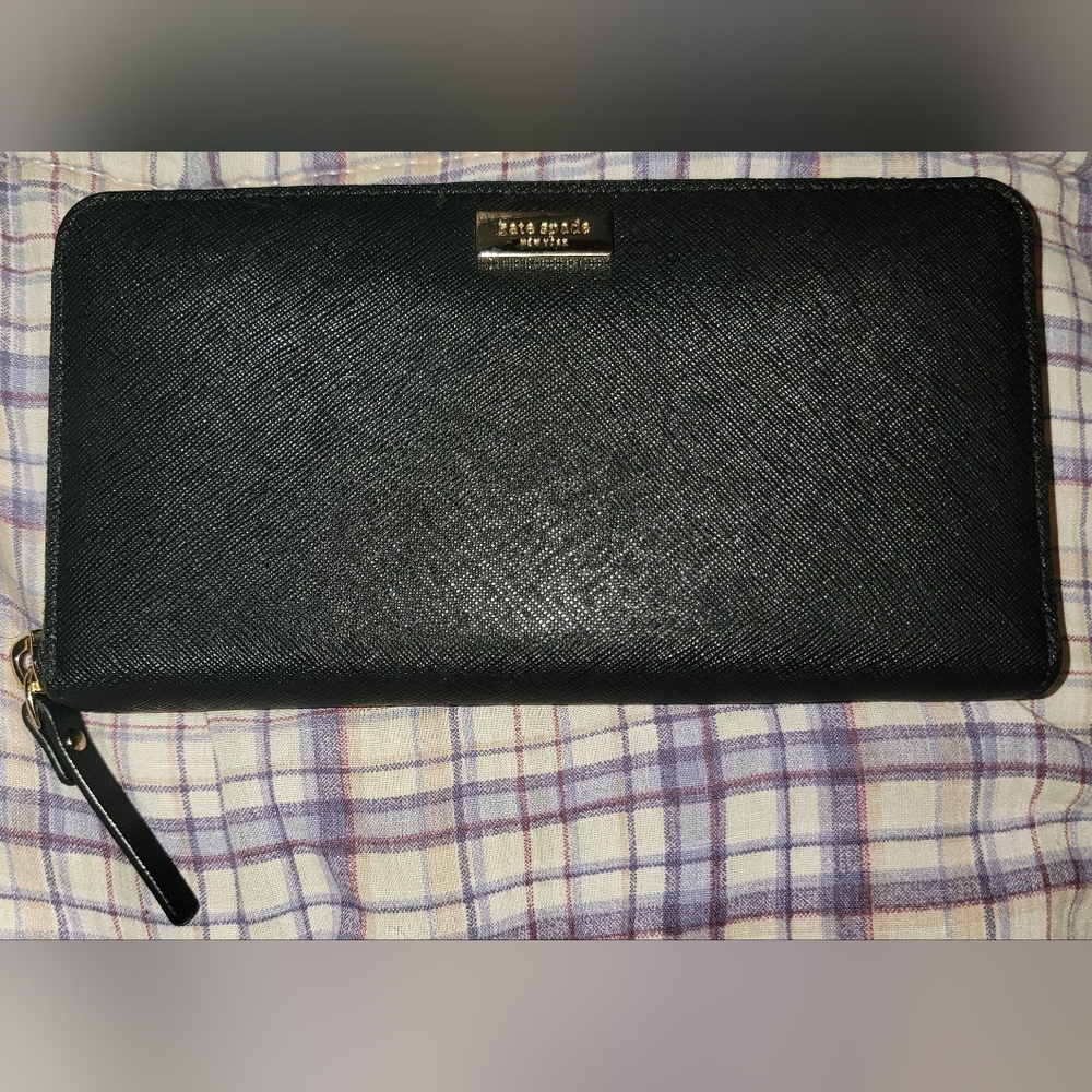 Kate Spade Wallet - Picture 1 of 5